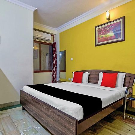 לקנאו Capital O 41962 Hotel Mandakini Continental מראה חיצוני תמונה