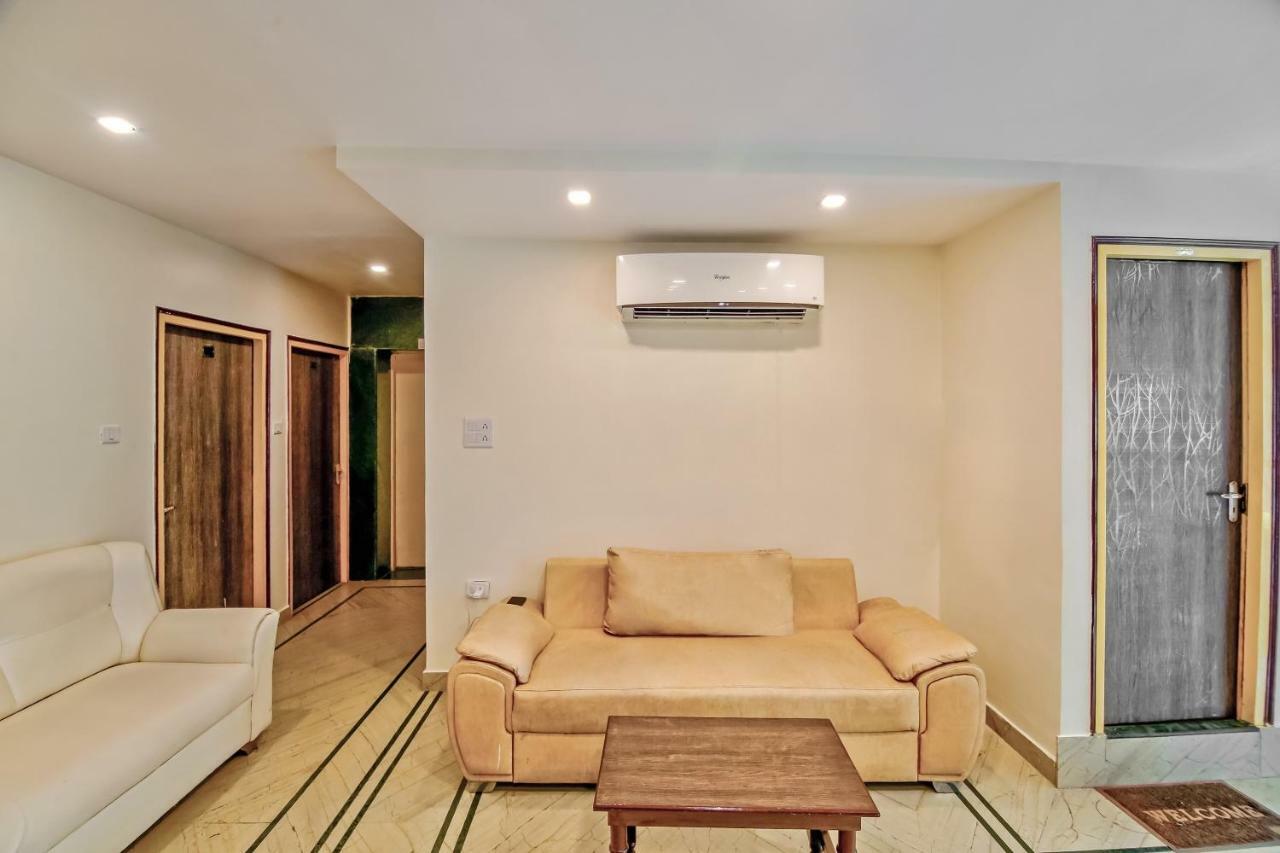 לקנאו Capital O 41962 Hotel Mandakini Continental מראה חיצוני תמונה