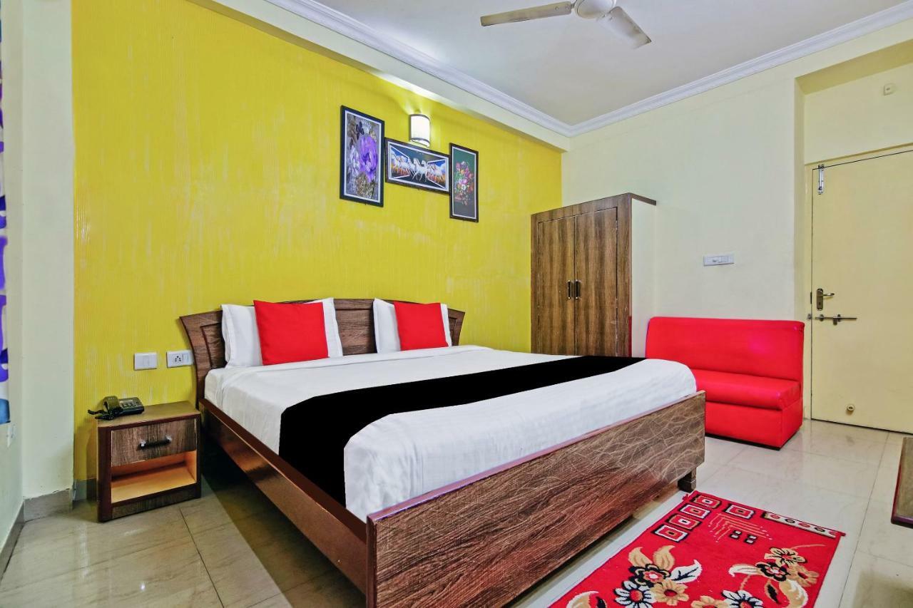 לקנאו Capital O 41962 Hotel Mandakini Continental מראה חיצוני תמונה