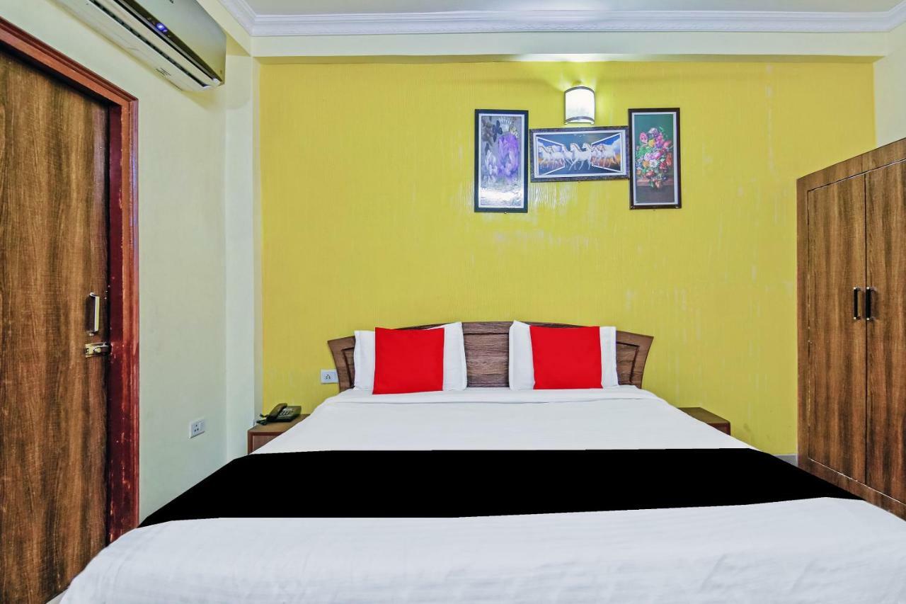 לקנאו Capital O 41962 Hotel Mandakini Continental מראה חיצוני תמונה