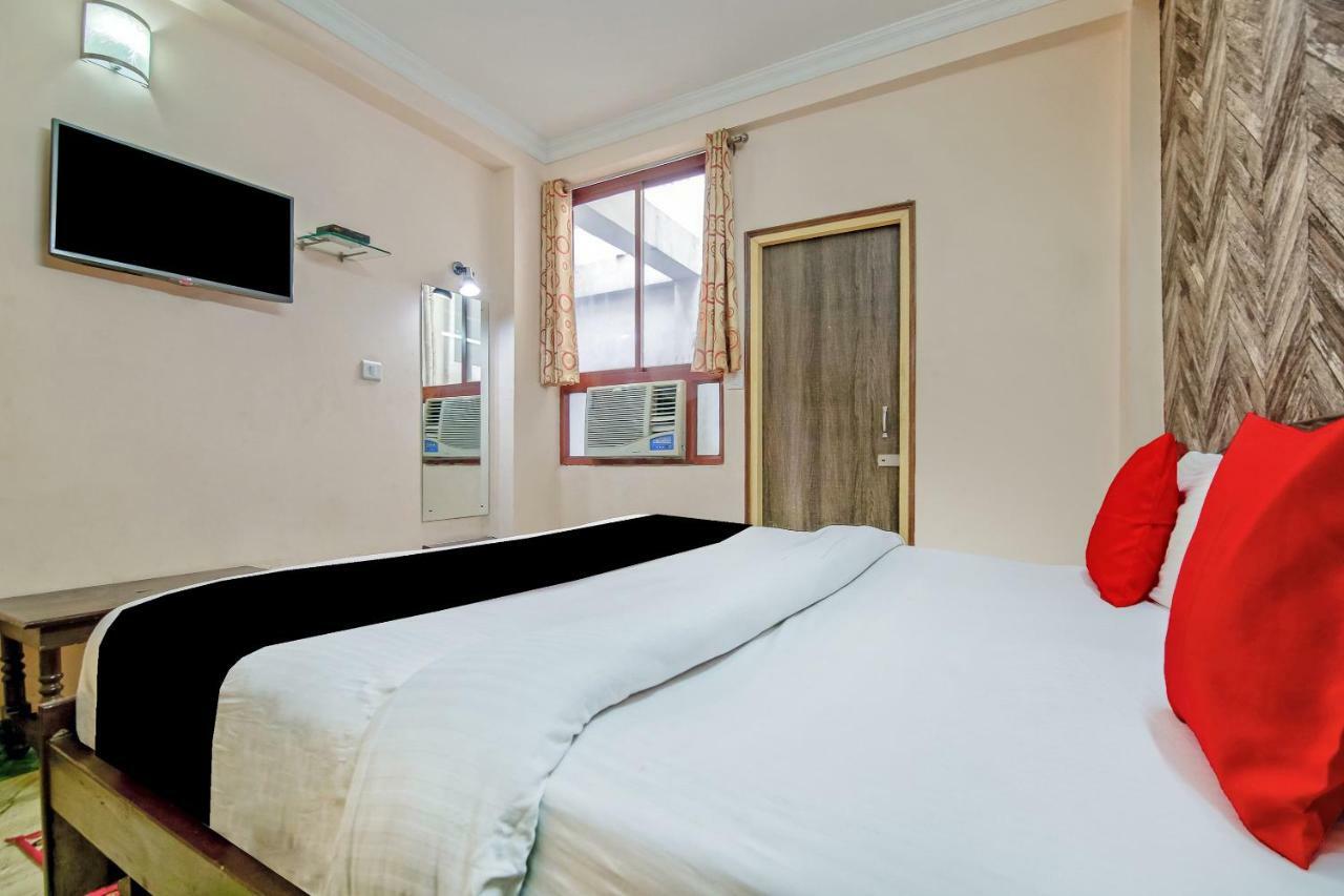 לקנאו Capital O 41962 Hotel Mandakini Continental מראה חיצוני תמונה