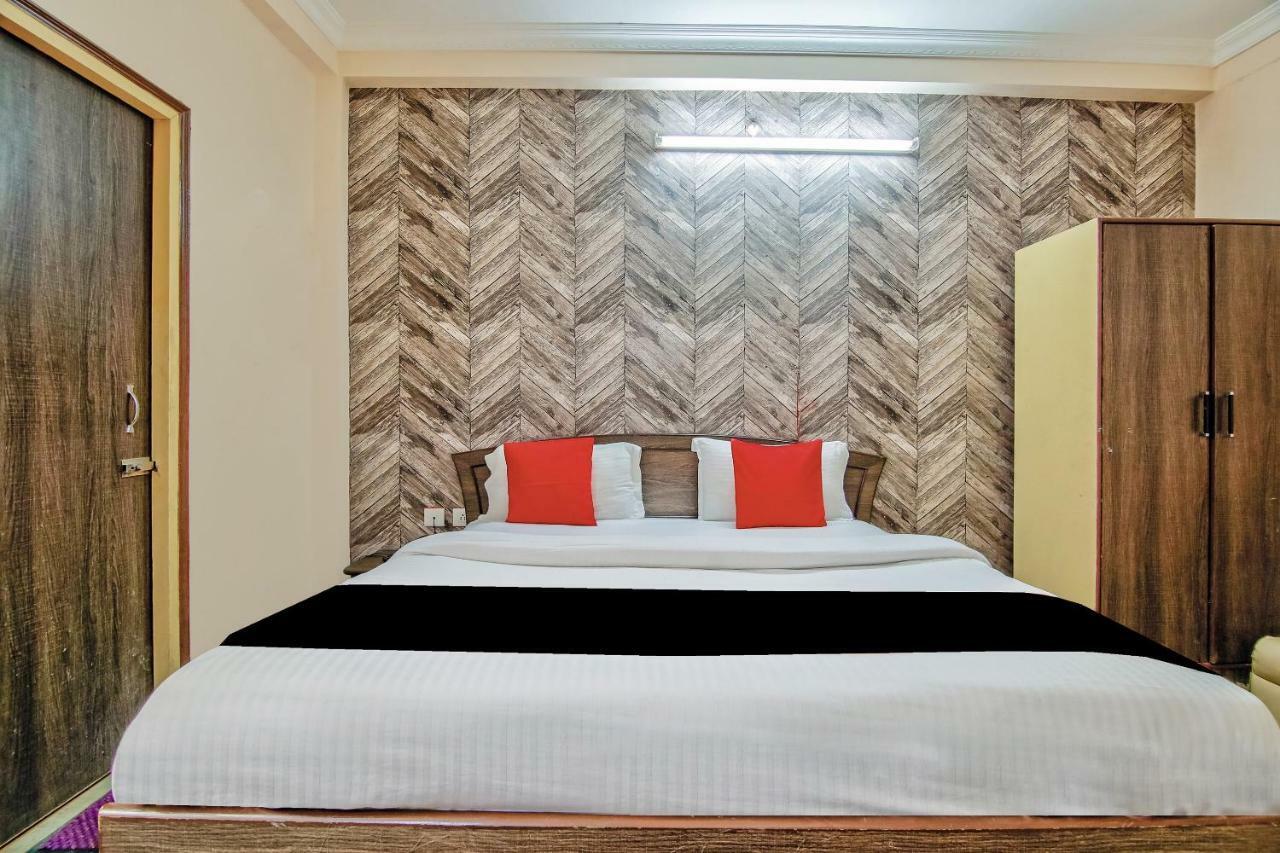 לקנאו Capital O 41962 Hotel Mandakini Continental מראה חיצוני תמונה