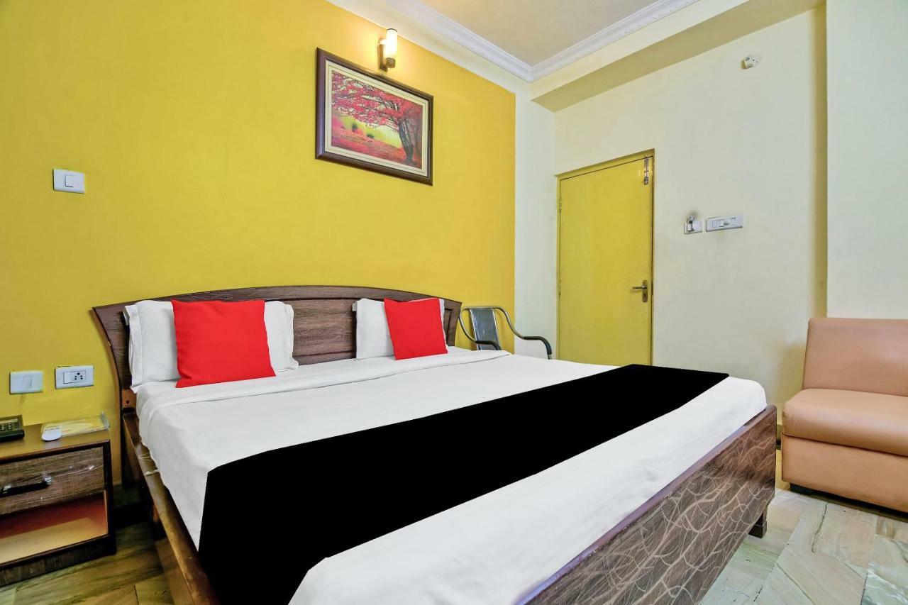 לקנאו Capital O 41962 Hotel Mandakini Continental מראה חיצוני תמונה